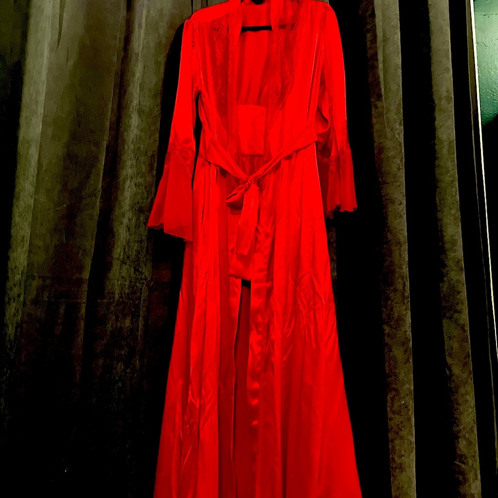 Red Sexy L/XL lingerie robe just in time for V-Day
